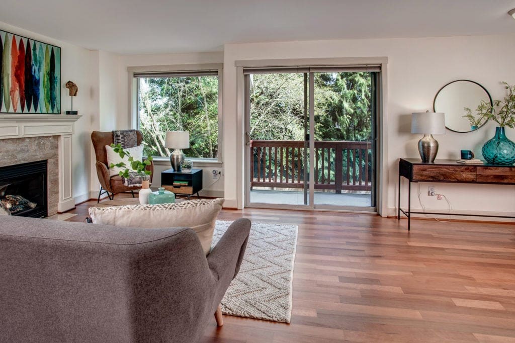 Wallingford townhouse living area with a view to the adjacent greenery