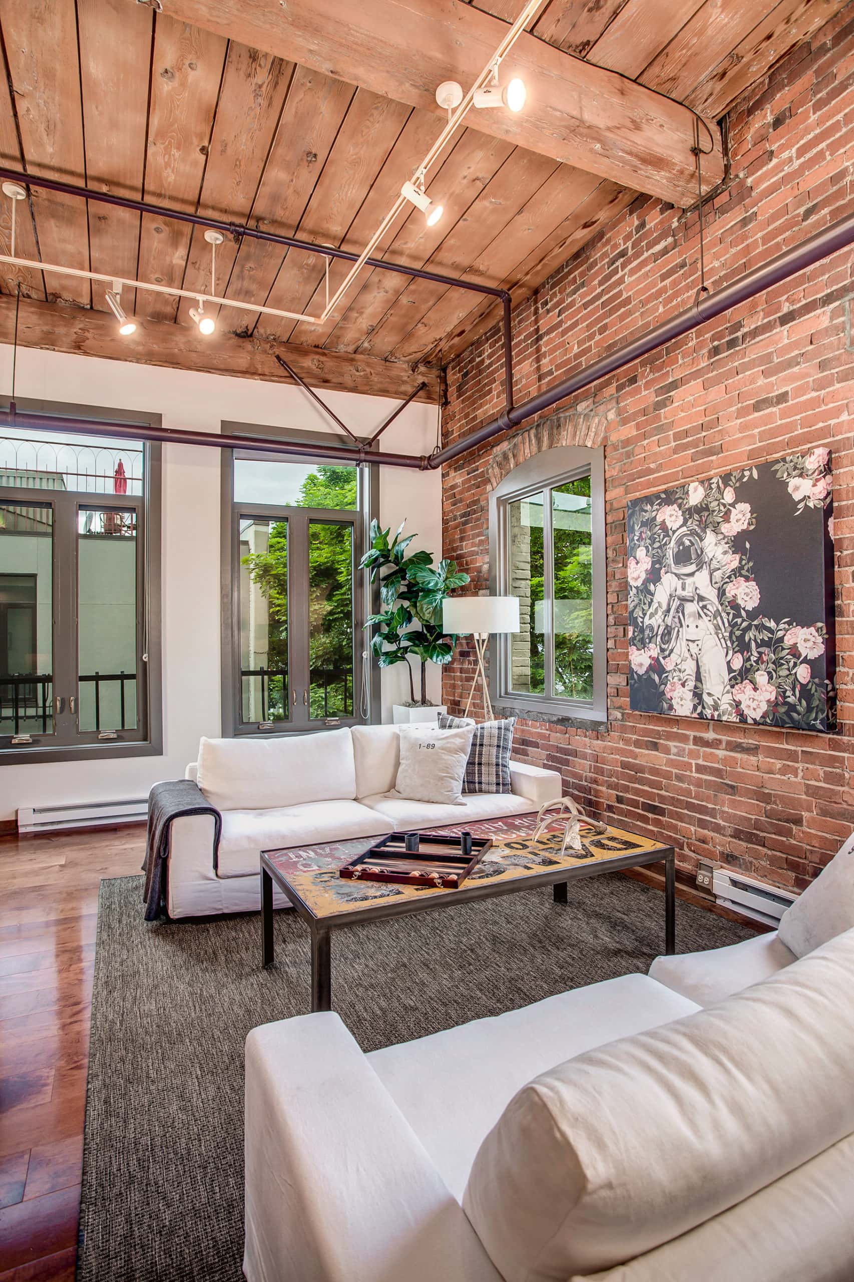 Pike Place Loft Exposed Brik and Original Ceilings