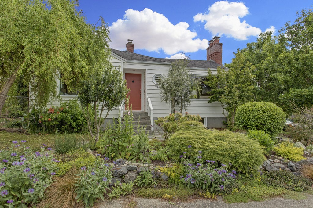 1940's Ballard Home Exterior and Front Yard