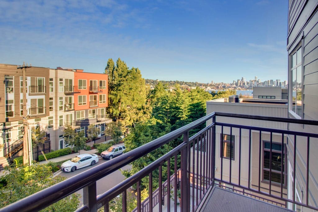 Wallingford Condo Balcony, Seattle View, Lake Union View, Capitol Hill View