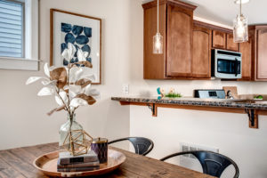 Green Lake Townhome Dining Area, Breakfast Bar, Kitchen, Stainless Steel Appliances