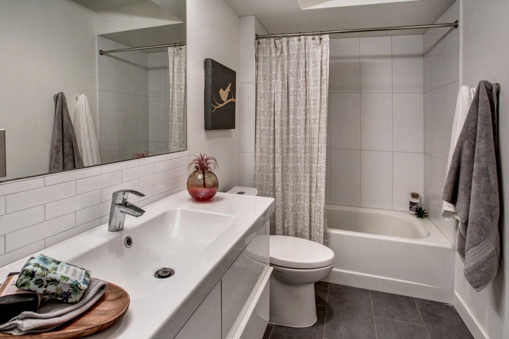 Meritage Capitol Hill Condo Full Bathroom