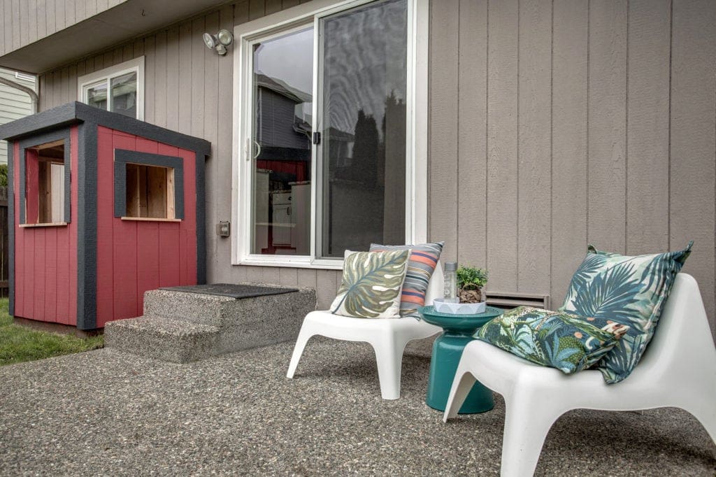 Spacious East Hill Kent Home Exterior, Back Yard Patio