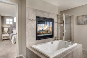 Spacious East Hill Kent Home Owner's Suite, Double Sided Fireplace, Full Bathroom