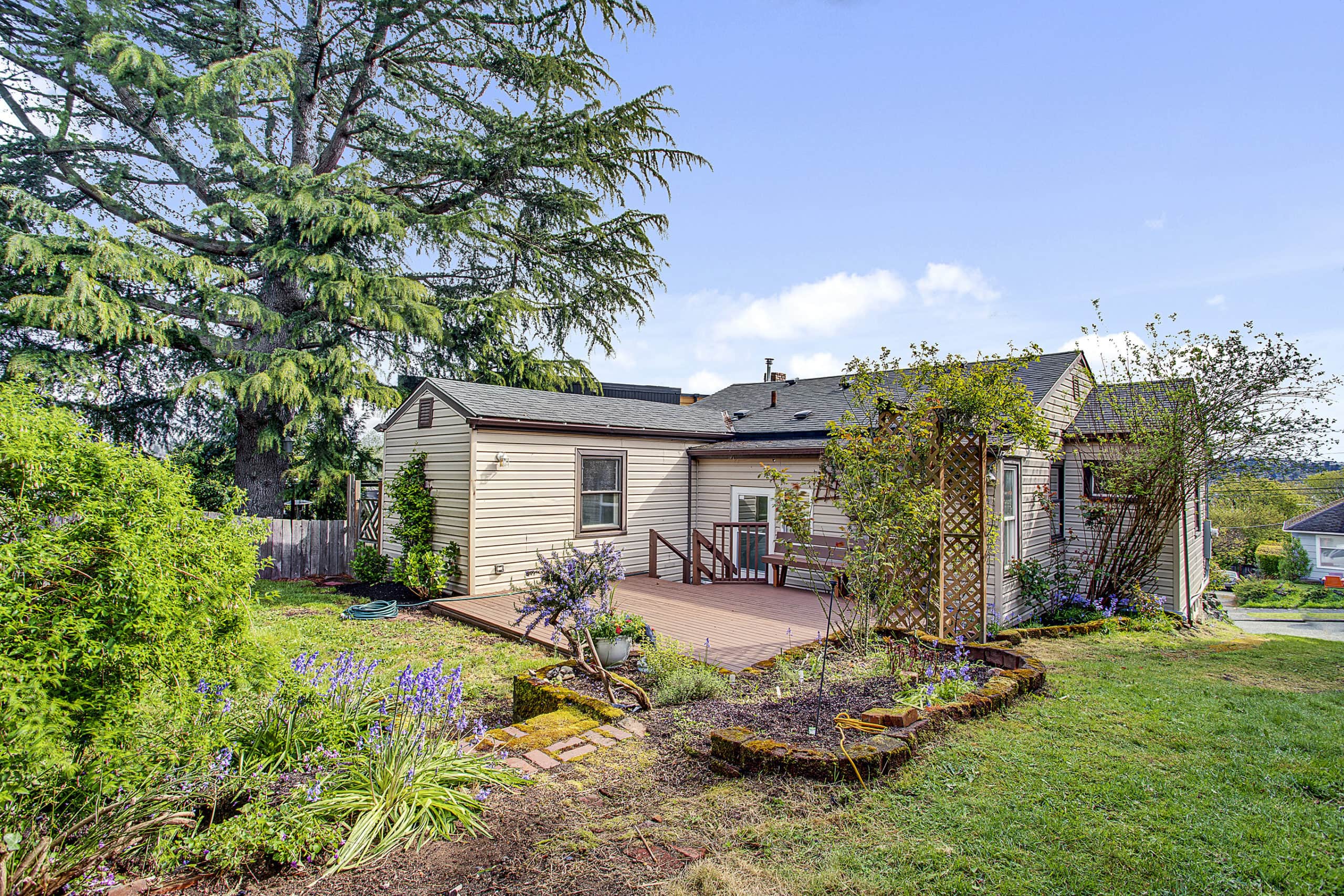 1920's Magnolia View Home Back Yard and Back Deck