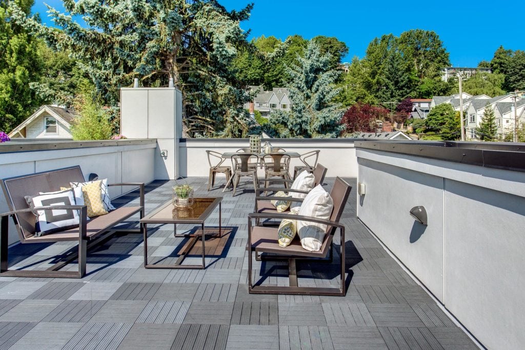 North Beacon Hill Townhouse Spacious Rooftop Deck
