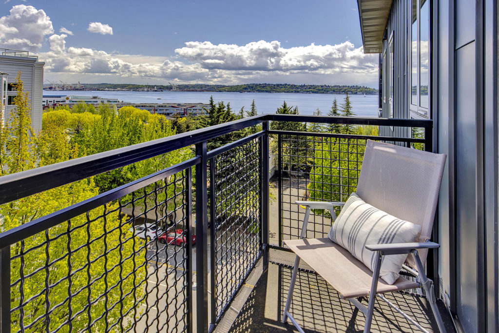 Belltown View Condo Private Balcony Puget Sound View