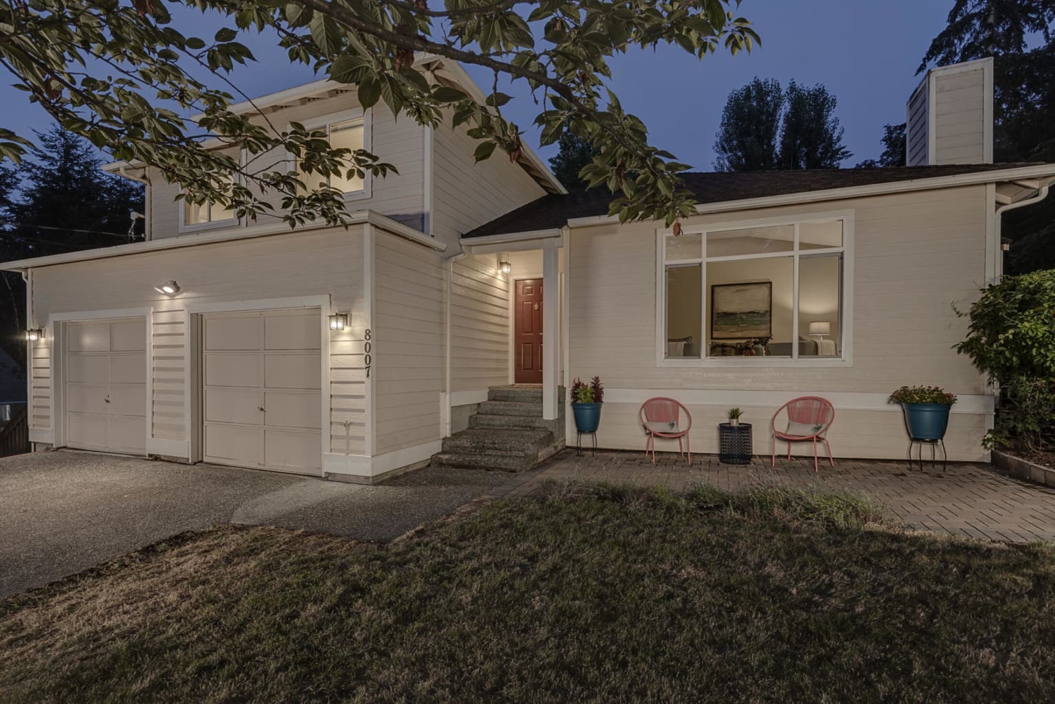 Divas Announce Quaint Kirkland Condo