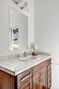 Leschi Townhouse Guest Bathroom